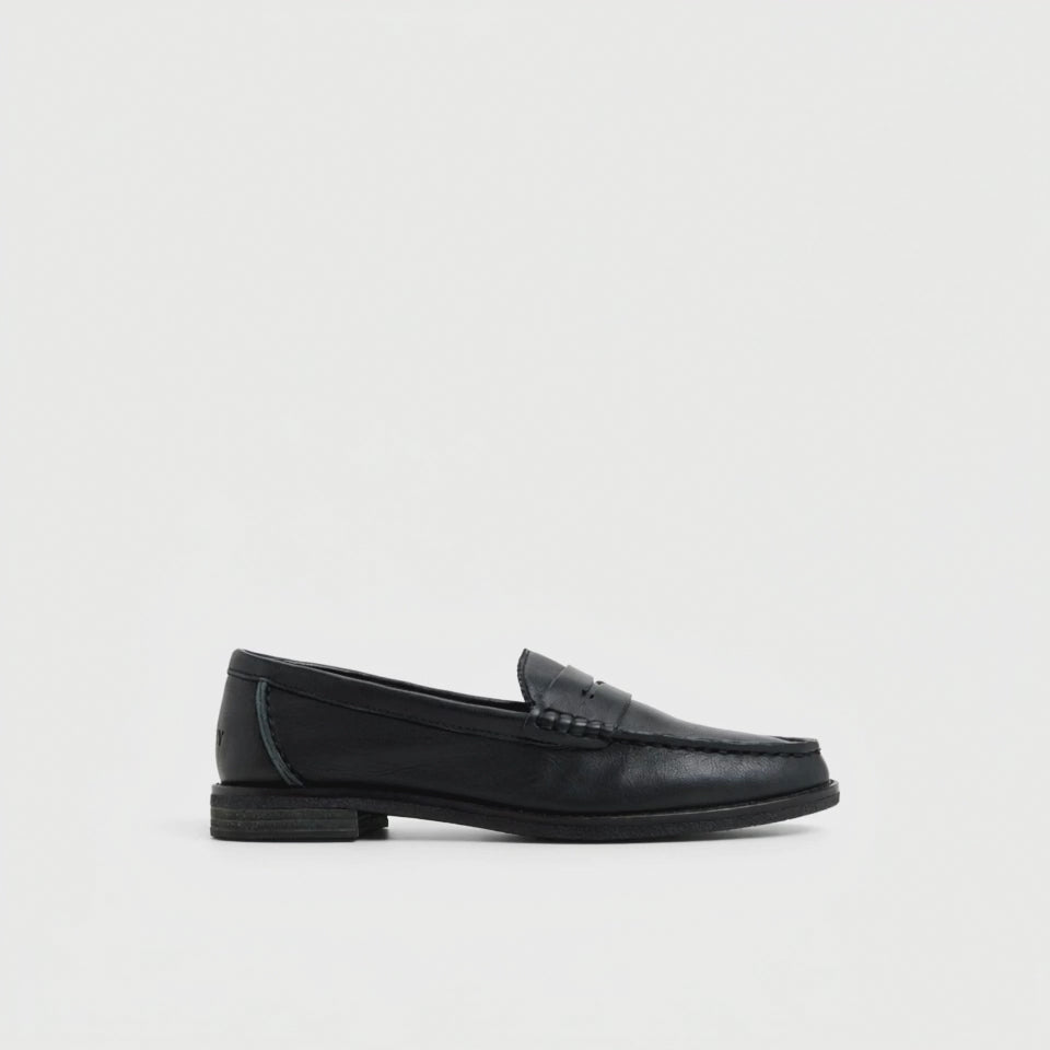 Seaport Penny Loafer - video preview